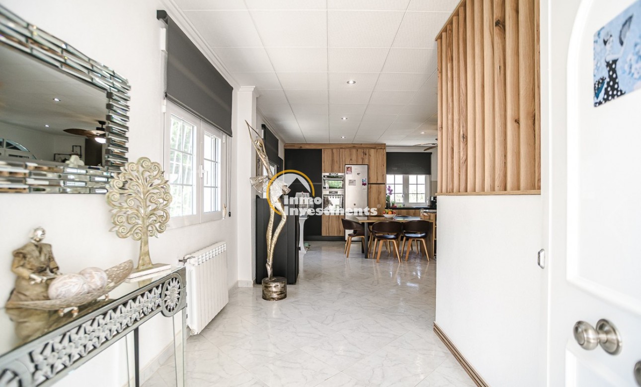 Resale - Villa - La Marina