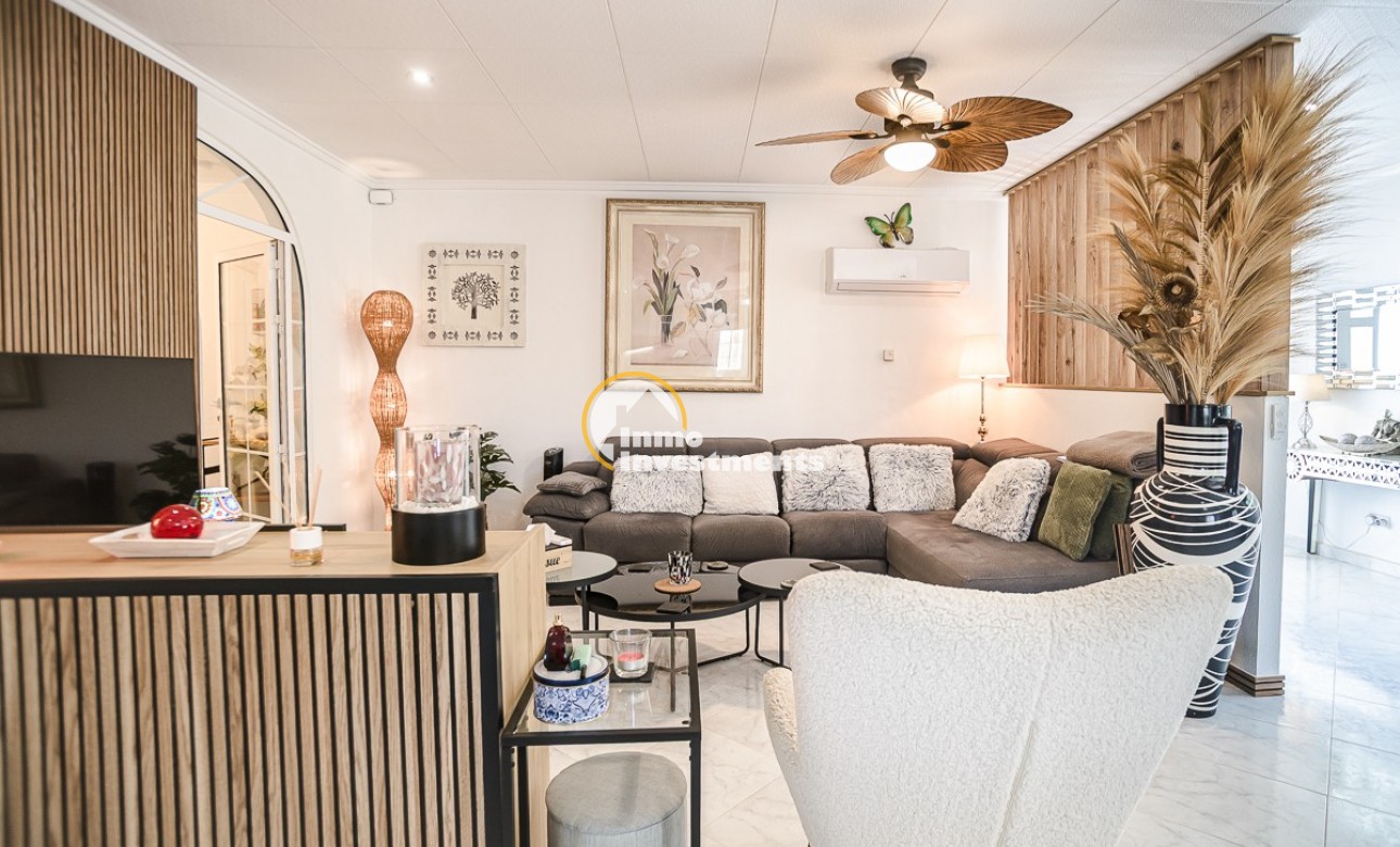 Resale - Villa - La Marina