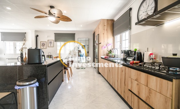 Resale - Villa - La Marina