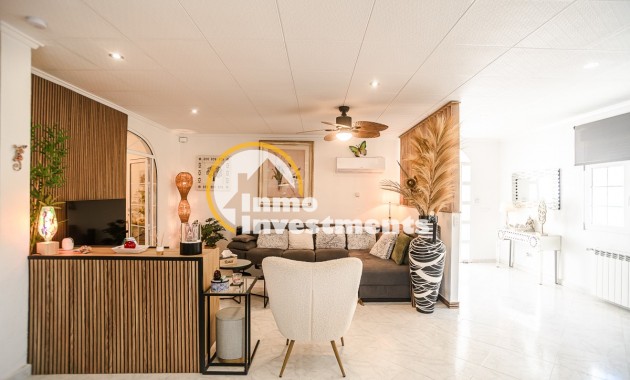 Resale - Villa - La Marina