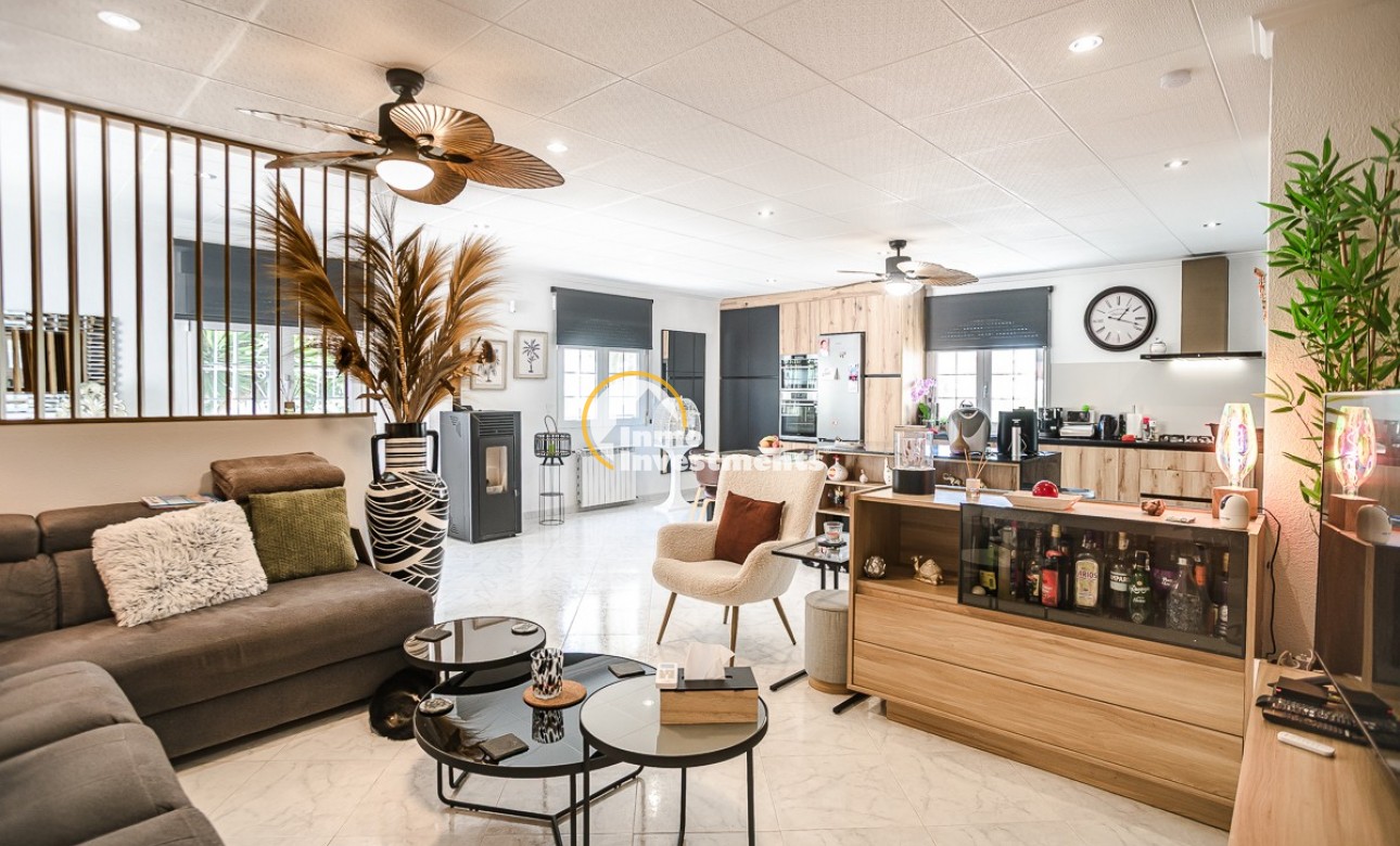 Resale - Villa - La Marina