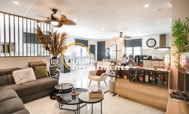 Resale - Villa - La Marina