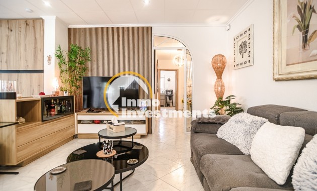 Resale - Villa - La Marina