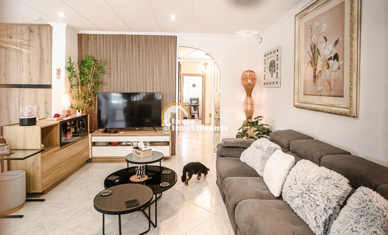 Resale - Villa - La Marina