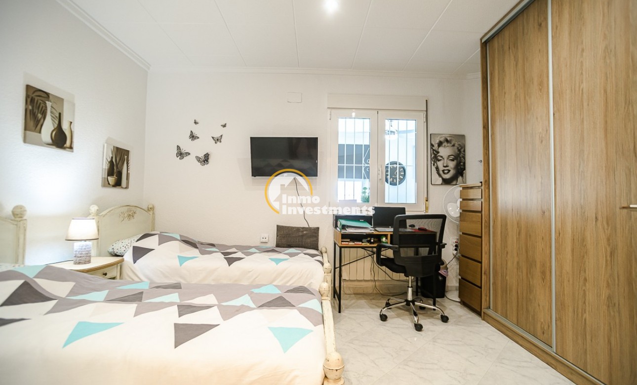 Resale - Villa - La Marina