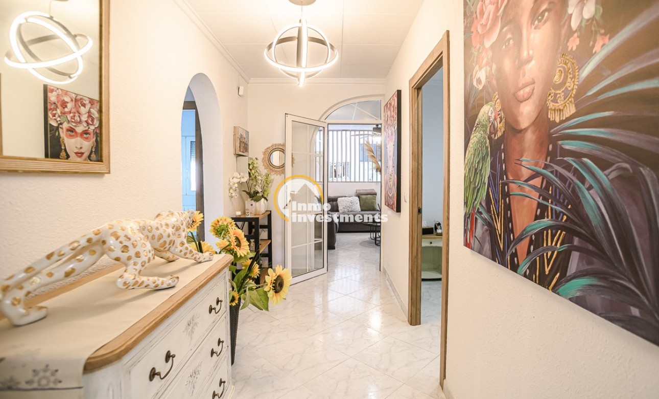 Resale - Villa - La Marina