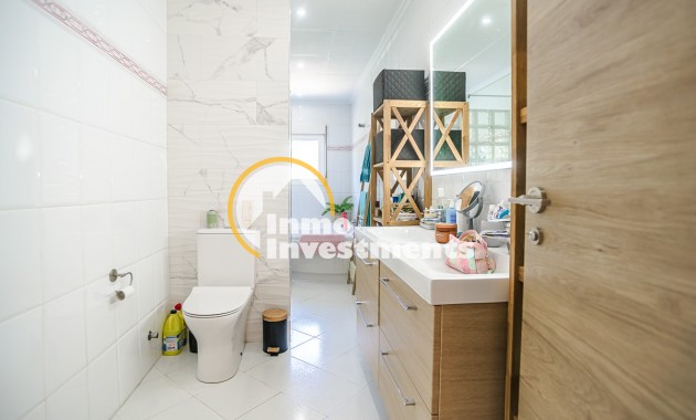Resale - Villa - La Marina