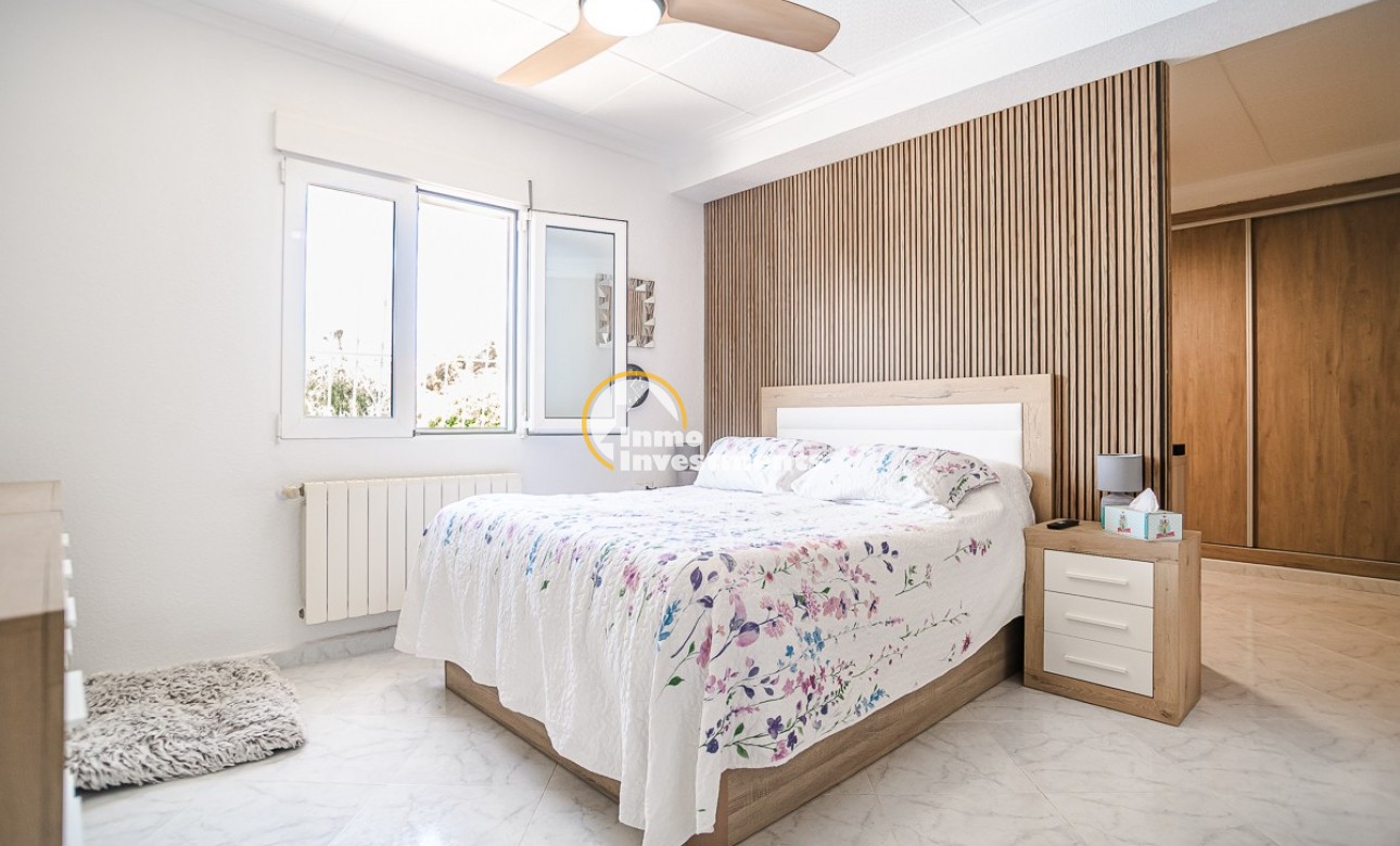 Resale - Villa - La Marina