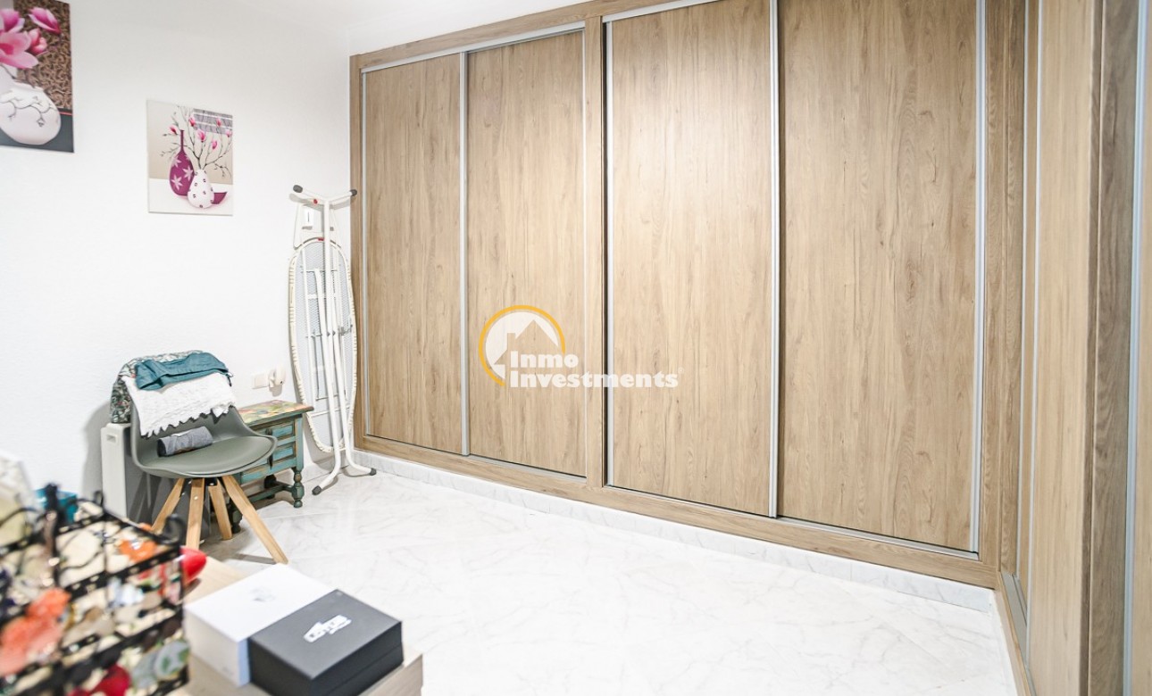 Resale - Villa - La Marina