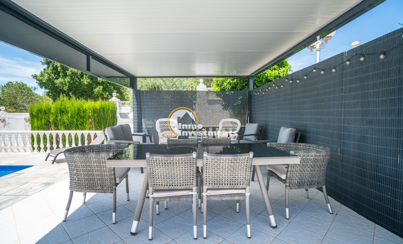 Resale - Villa - La Marina