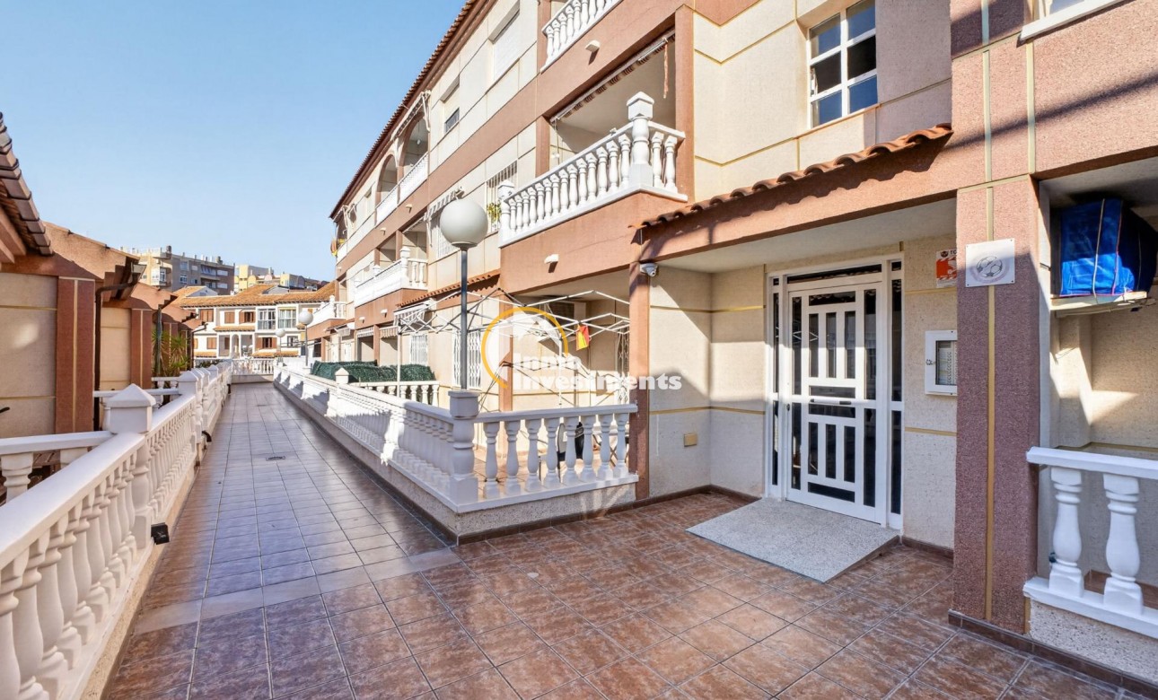 Resale - Apartment - Torrevieja - Beach