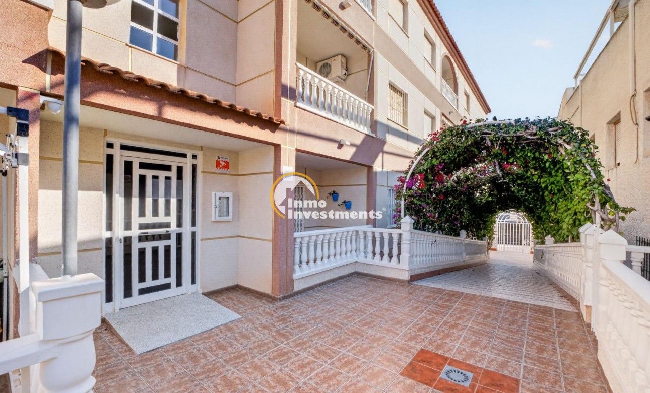 Resale - Apartment - Torrevieja - Beach