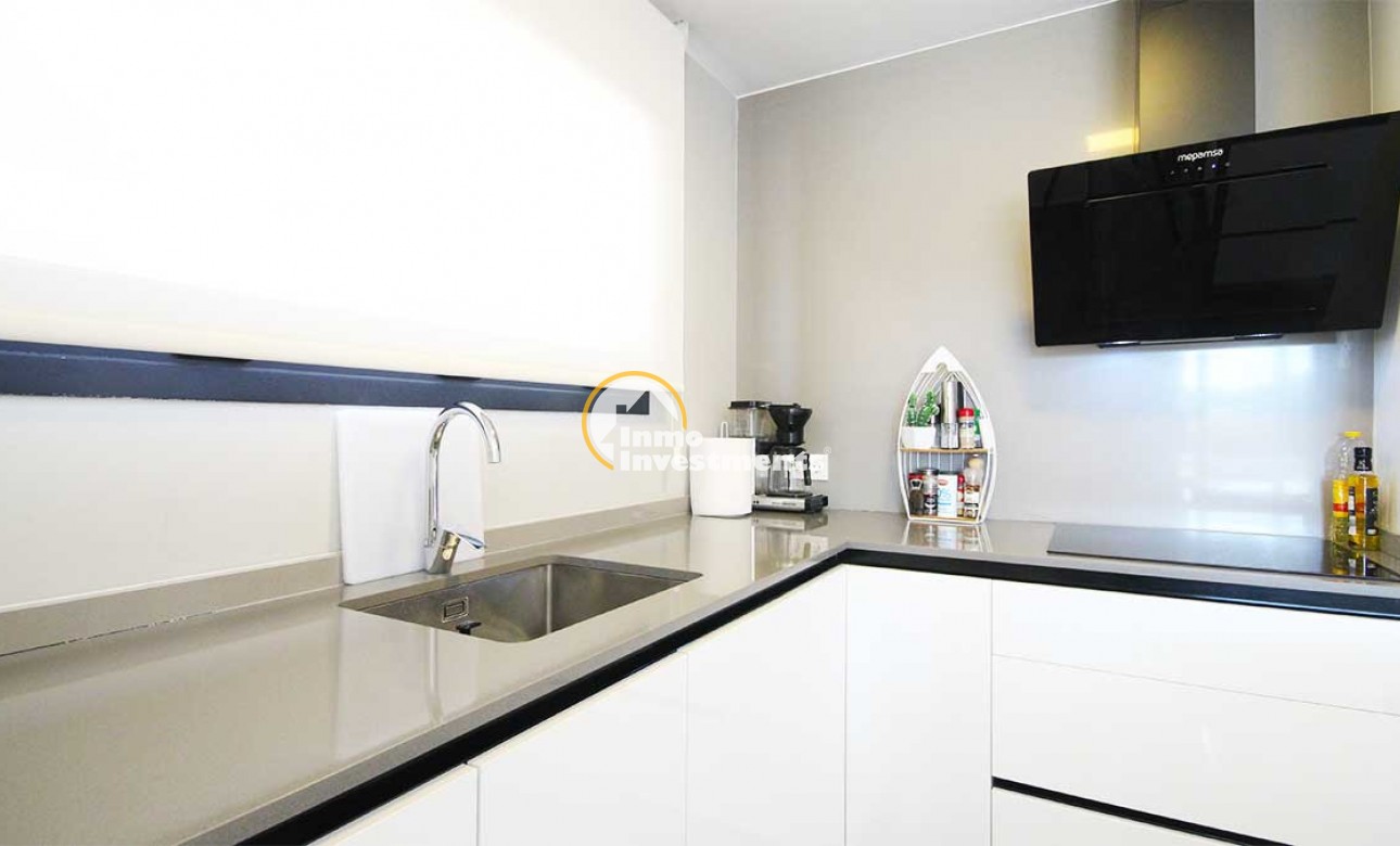 Resale - Apartment - Los Altos