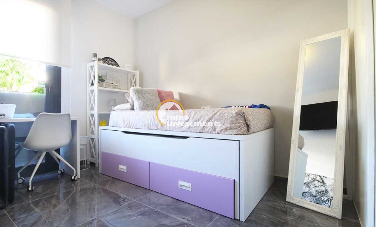 Resale - Apartment - Los Altos