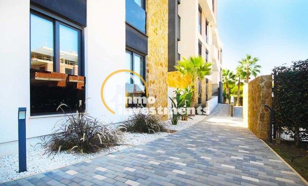 Resale - Apartment - Los Altos