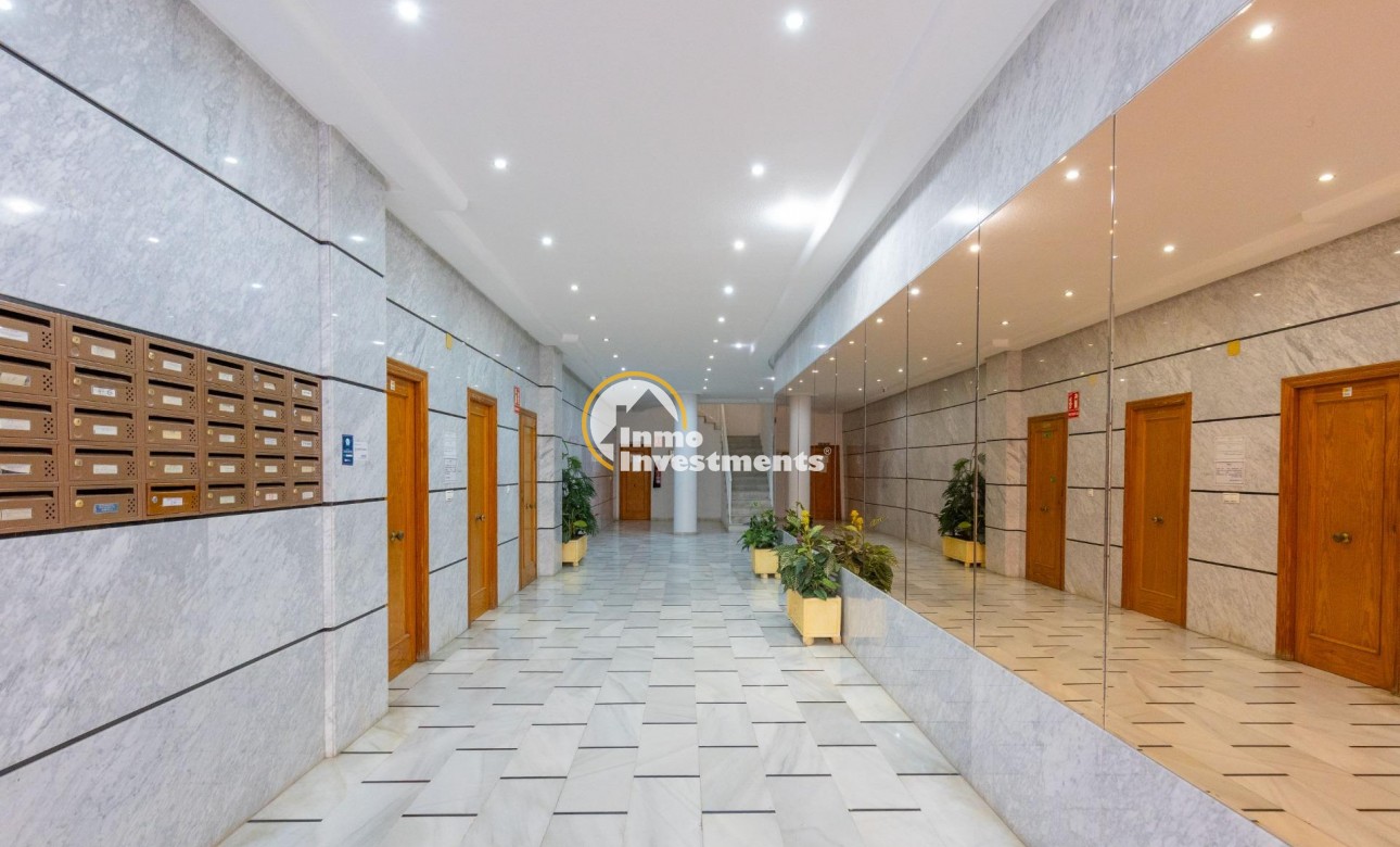 Resale - Apartment - Torrevieja - Playa del Cura