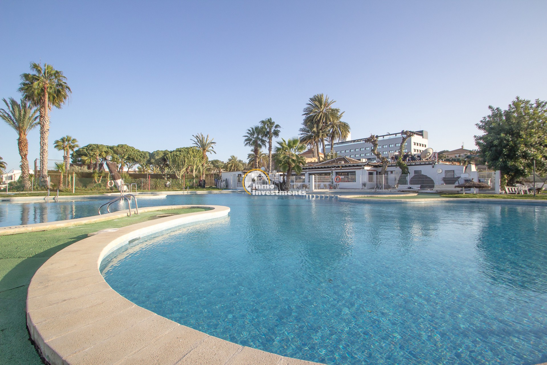 Apartment for sale in Lago Jardin, Los Balcones, Costa