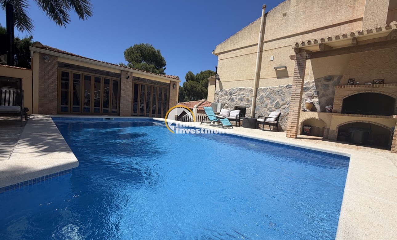 Resale - Villa - Los Balcones