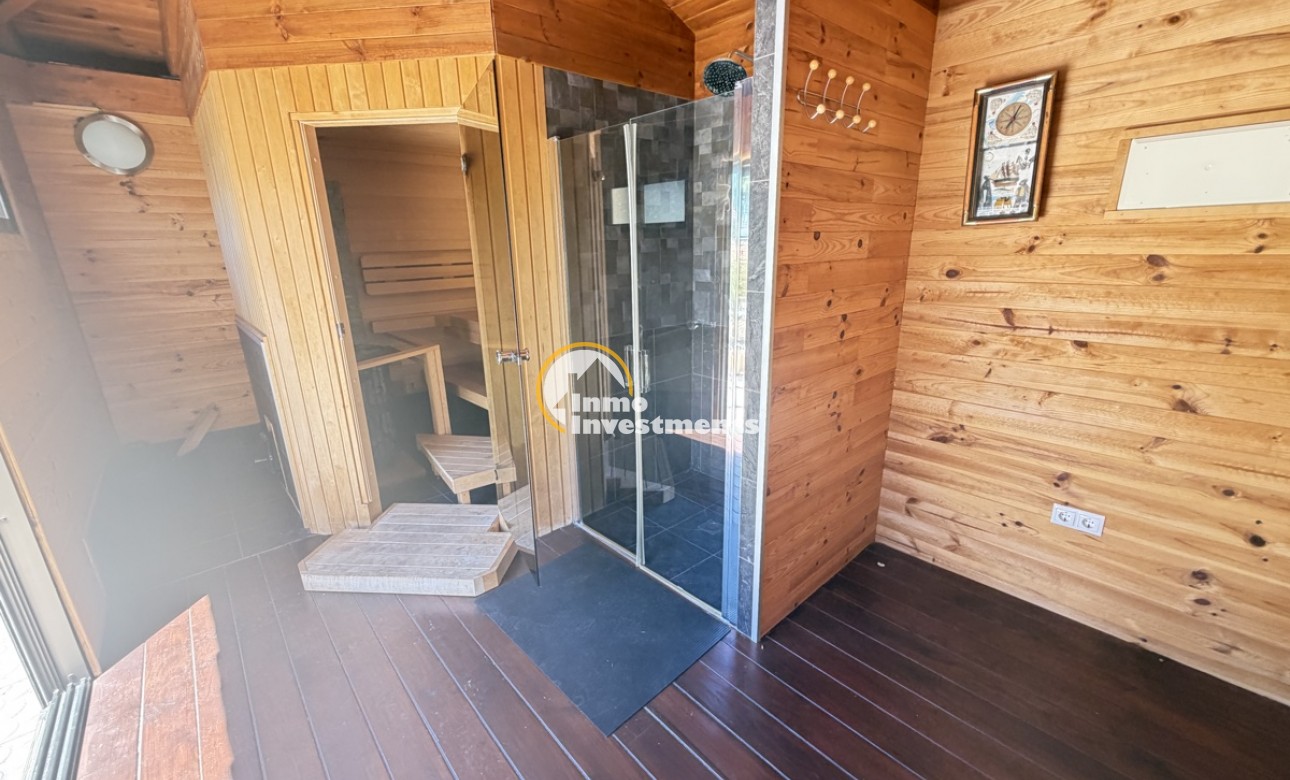 Resale - Villa - Los Balcones