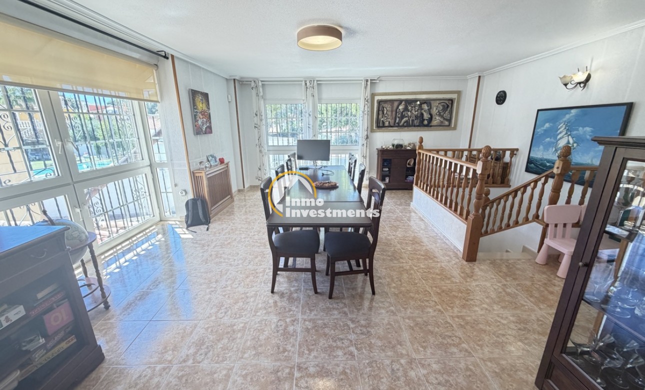 Resale - Villa - Los Balcones