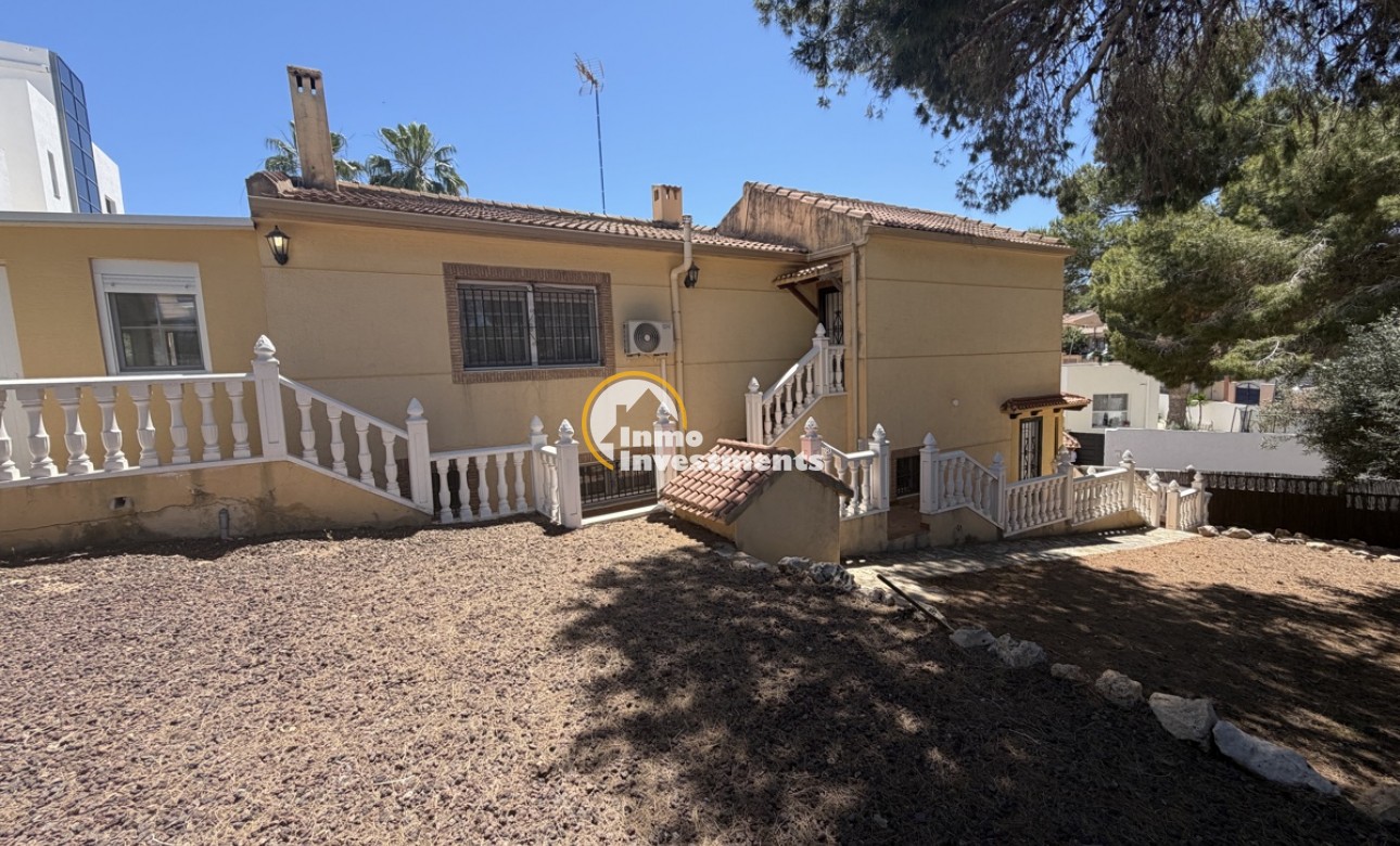 Resale - Villa - Los Balcones