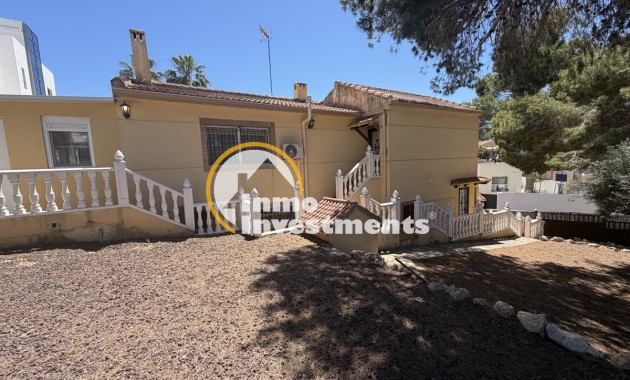 Resale - Villa - Los Balcones
