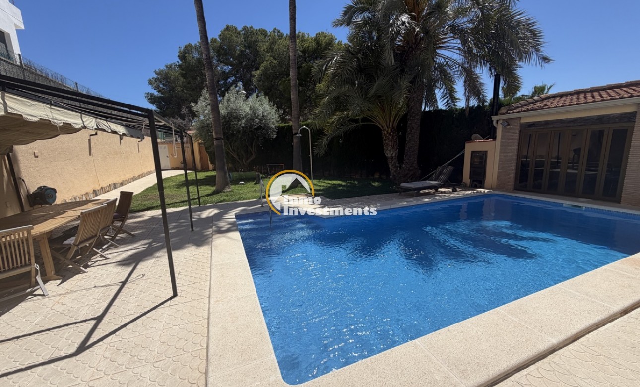 Resale - Villa - Los Balcones
