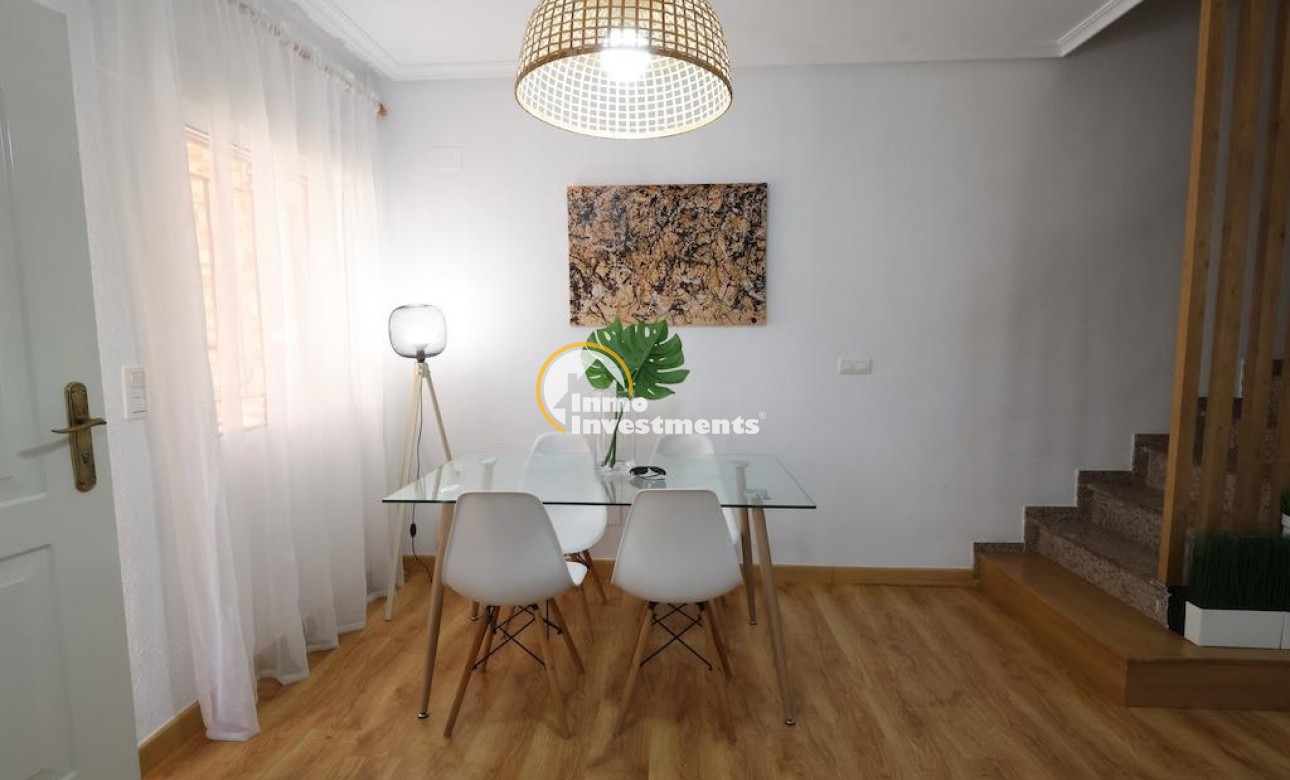 Resale - Town house - Orihuela Costa - La Zenia