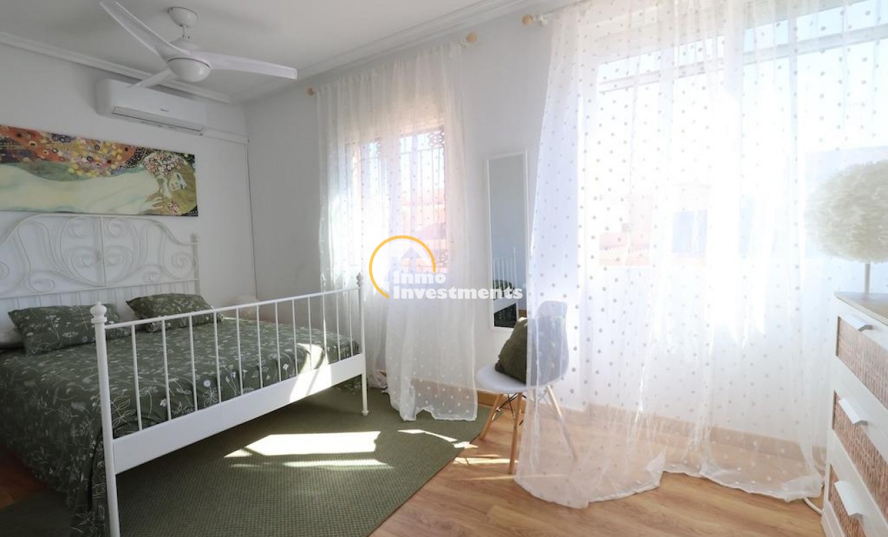 Resale - Town house - Orihuela Costa - La Zenia