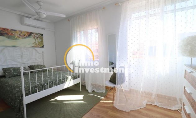 Resale - Town house - Orihuela Costa - La Zenia
