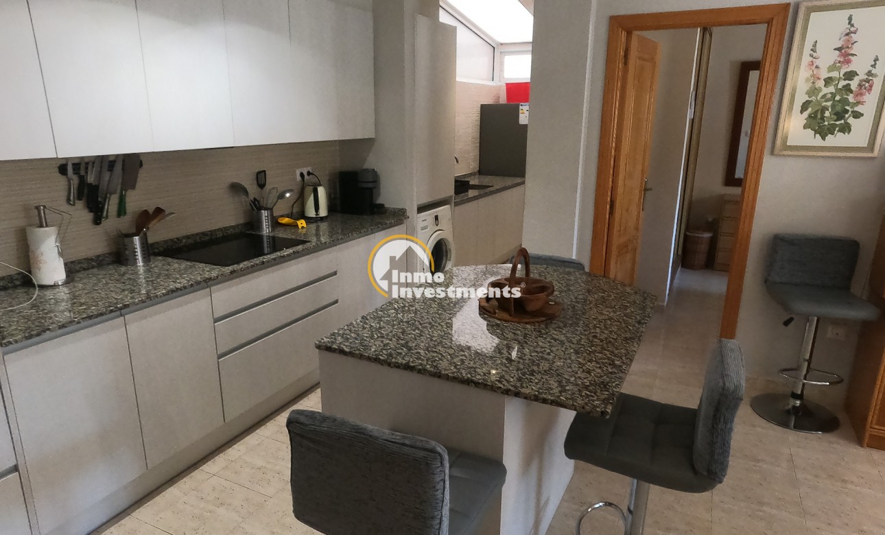 Resale - Apartment - Alicante