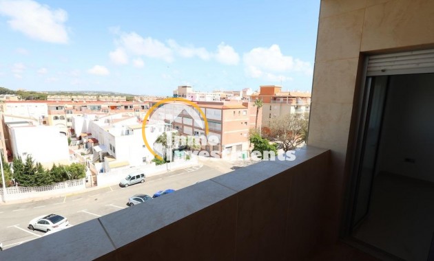 Resale - Apartment - Torrevieja - La Mata pueblo