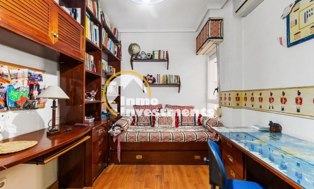 Gebrauchtimmobilien - Apartment - Torrevieja - Centro - Muelle Pesquero