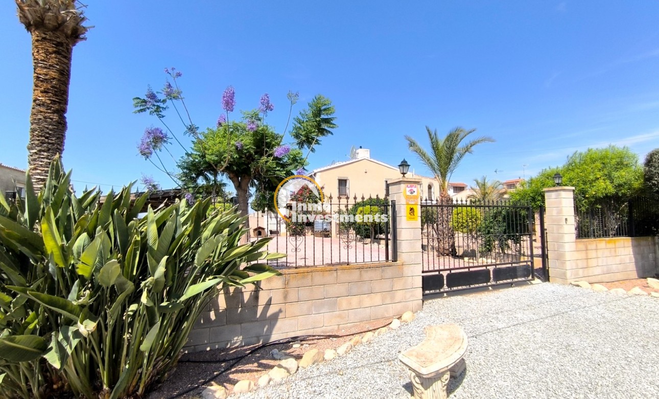 Resale - Finca - Albatera