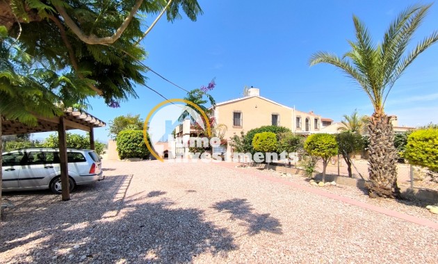 Resale - Finca - Albatera
