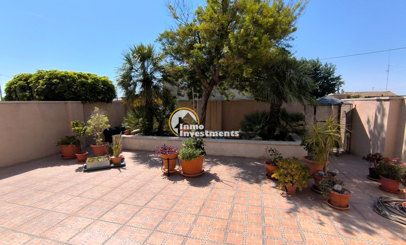 Resale - Finca - Albatera