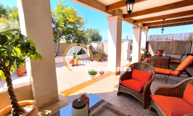 Resale - Finca - Albatera