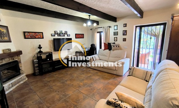 Resale - Finca - Albatera
