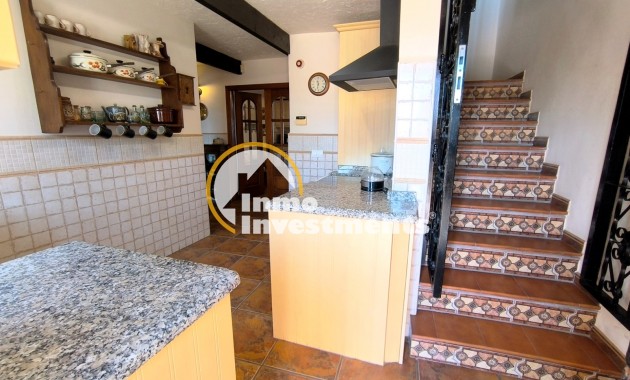 Resale - Finca - Albatera