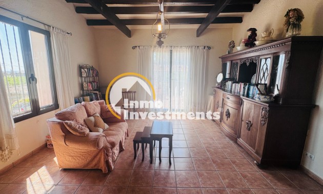 Resale - Finca - Albatera