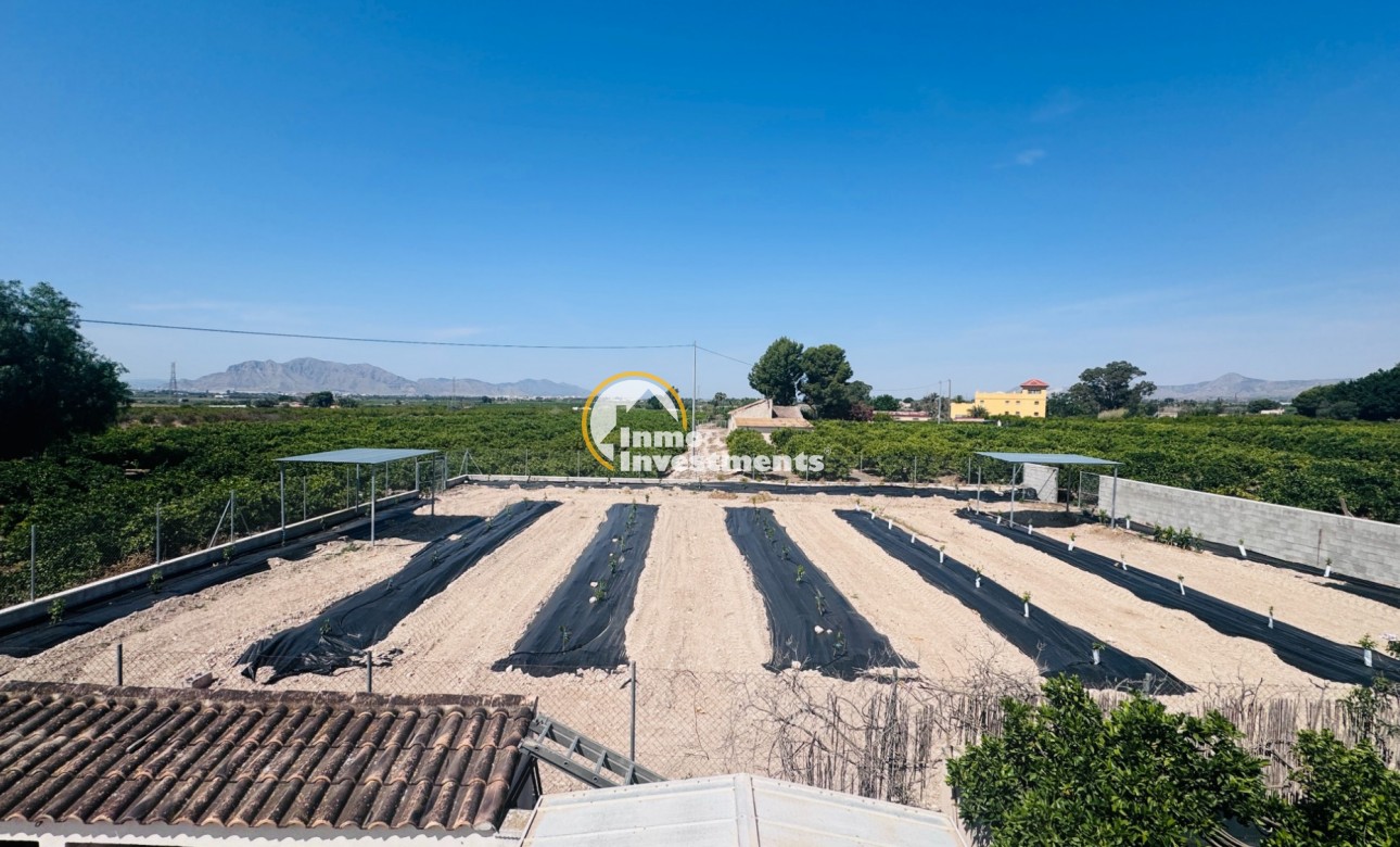 Resale - Finca - Albatera