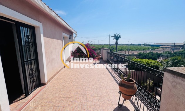 Resale - Finca - Albatera