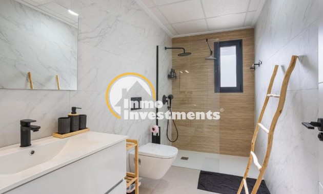 Reventa - Chalet independiente - Dolores