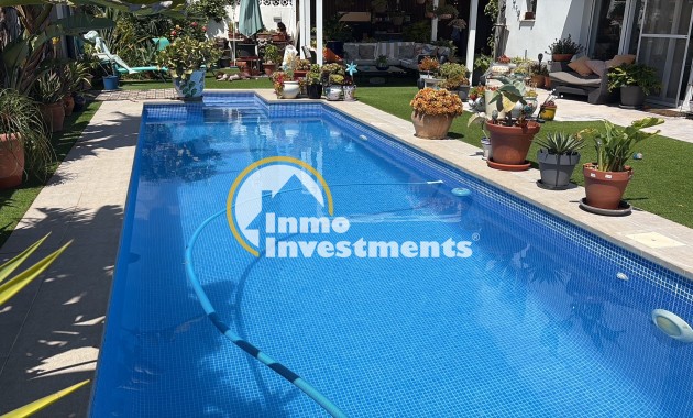 Bestaande bouw - Villa - Torrevieja - Torreta - Florida