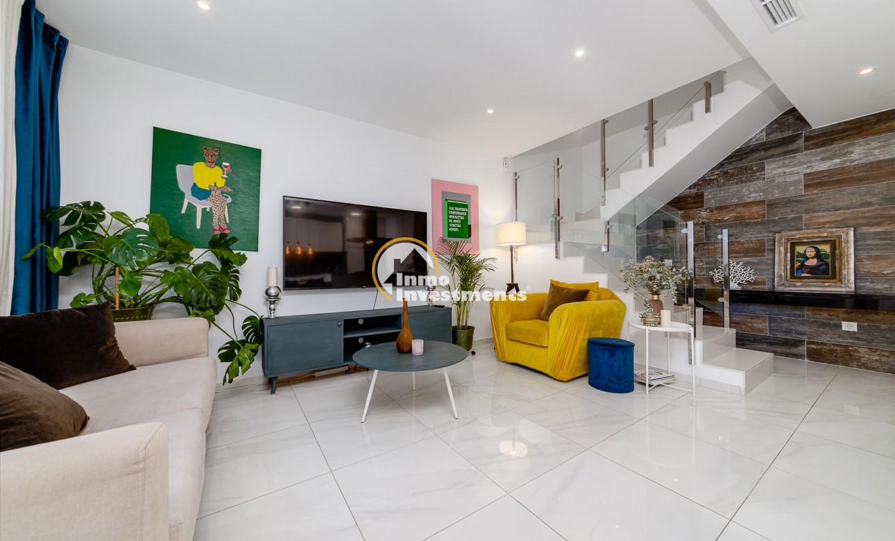 Resale - Villa - Villamartin