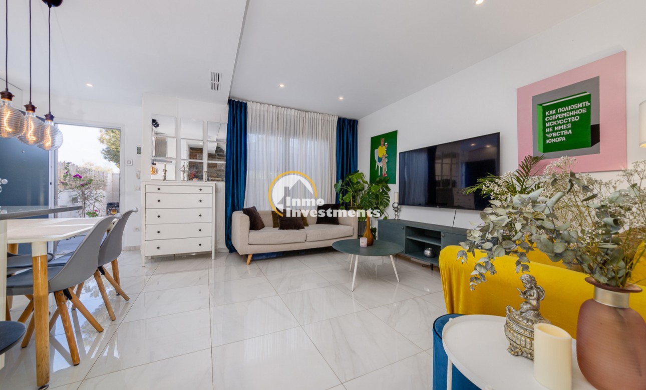 Resale - Villa - Villamartin