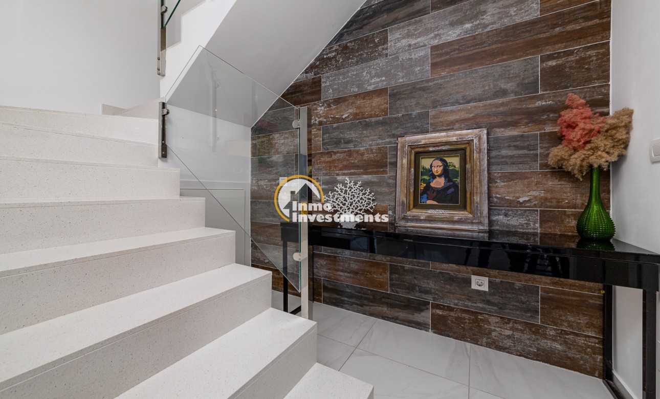 Resale - Villa - Villamartin