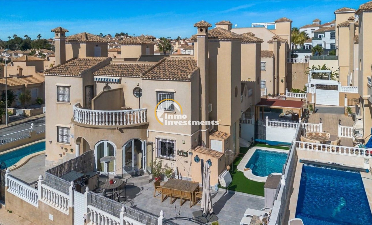 Bestaande bouw - Villa - Orihuela Costa - Villamartín