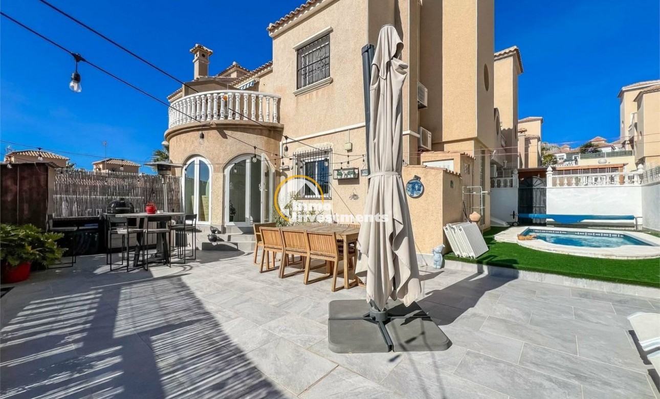 Bestaande bouw - Villa - Orihuela Costa - Villamartín