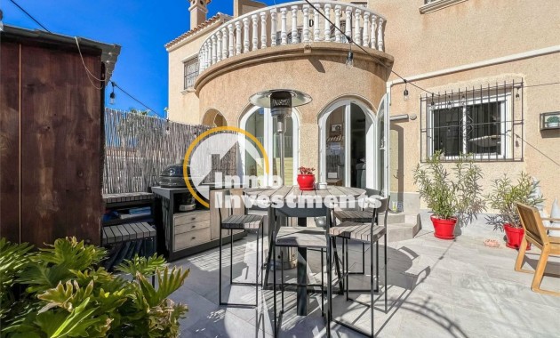 Bestaande bouw - Villa - Orihuela Costa - Villamartín